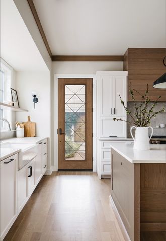 Therma-Tru launches 2023 new products for fiberglass and steel entryways Therma Tru, Fiberglass Entry Doors, New Paint Colors, Glazed Glass, Shaker Style Doors, Steel Product, Storm Door, Casual Home, Entry Door