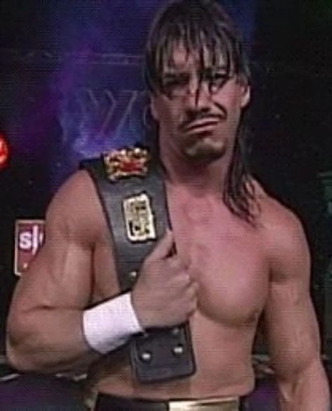 WWE Wrestlers in the 2000s Eddie Guerrero Pfp, Wwe Eddie Guerrero, Eddie Guerrero Mullet, Pro Wrestling Aesthetic, Wwe Pfp, Wwe Aesthetic, Best Wwe Wrestlers, The Heartbreak Kid, Librarian Chic