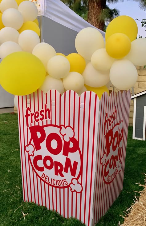 Popcorn Balloon Arch Diy, Popcorn Balloon Garland, Carnival Balloon Arch, Popcorn Balloon Arch, Popcorn Balloon, Carnival 1st Birthday, Carnival Popcorn, Rose Gold Balloon Arch, Floral Balloon Arch