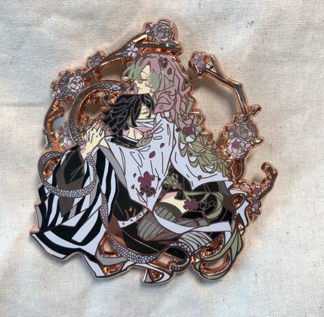 ROSE GOLD Man on the Moon Obamitsu pin. Limited edition 40. Pines Aesthetic, Pins Anime, Gold Man, Cleaning Inspiration, Anime Pins, Girl Drawing Sketches, Anime Jewelry, Anime Accessories, Anime Crafts