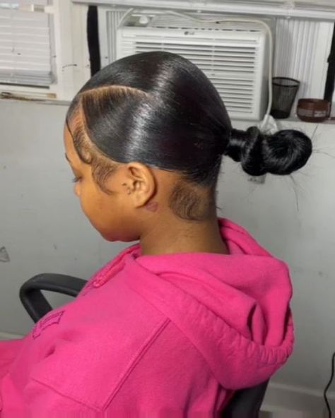 Weave Ponytail Styles, Slick Backs, Laid Edges, Slick Ponytail, Slicked Back Ponytail, Weave Ponytail Hairstyles, Sleek Ponytail Hairstyles, Knot Bun, Cute Ponytails