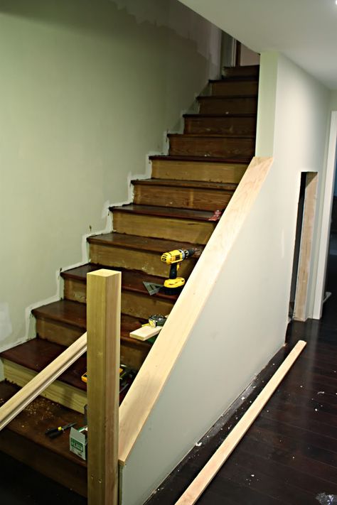 Basement Stairway Basement Stairway, Basement Staircase, Basement Steps, Open Trap, Modern Basement, Basement Reno, Basement Remodel Diy, Diy Basement, Stair Remodel