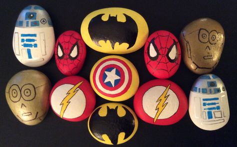 Spider Man Painted Rocks, Deadpool Rock Painting, Batman Painted Rocks, Superhero Painted Rocks, Movie Painted Rocks, Marvel Paintings, Kindness Rocks, Paint Rock, Marvel Fan