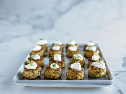 Ree Drummond Salmon Cakes, Pioneer Desserts, Special Appetizers, Salmon Patty, Food Network Recipes Pioneer Woman, Salmon Cakes Recipe, Canned Fish, Salmon Croquettes, Canned Salmon