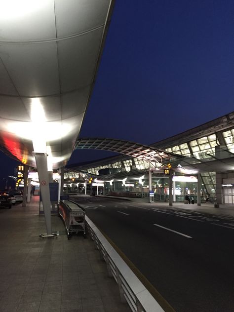 Incheon International Airport Incheon International Airport Aesthetic, Incheon Airport Aesthetic, Sweet Husband, Airport Aesthetic, Aesthetic Places, Aesthetic Names, 2025 Vision, Incheon Airport, Incheon