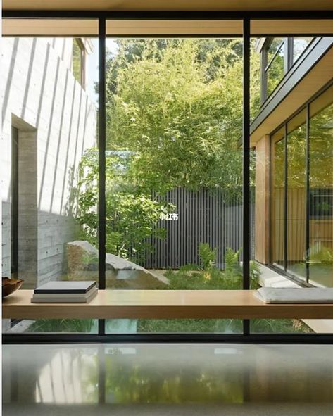 Minimal Villa, All Modern Furniture, Atrium House, Dassault Aviation, Architecture Mapping, Urban Design Plan, Riverside House, Courtyard Design, House Design Exterior