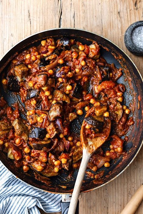 Best Eggplant Recipe, Aubergine Curry, Roasted Aubergine, Making Couscous, Feasting At Home, Tagine Recipes, Moroccan Spices, Indian Foods, Plant Based Dinner