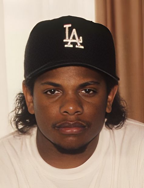 Late 1980s-Early 1990s Rapper "Eazy-E" (Eric Wright) (RIP) Eazy E Rare Pics, Eric Wright Eazy E, Easy E Rapper, Eazy E Pfp, Reincarnation Colosseum, 90s Portraits, Eazy E Wallpaper, Old School Rappers, Ti Rapper