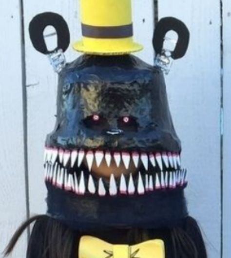 Bad Fnaf Costumes, Bad Fnaf Cosplay, Fnaf Cosplay Funny, Freddy Cosplay Fnaf, Fnaf Cakes, Nightmare Fnaf, Fnaf Costumes, Goofy Costume, Fnaf Cake