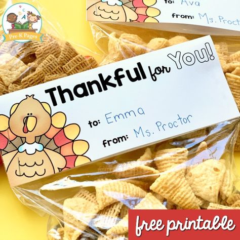 Printable Thanksgiving Treat Bag Topper and Gift Ideas Thanksgiving Bag Toppers, Thanksgiving School Party, Thanksgiving Goodie Bag, Free Printable Thanksgiving, Thanksgiving Snacks, Thanksgiving School, Pre K Pages, Treat Bag Toppers, Goodie Bags For Kids