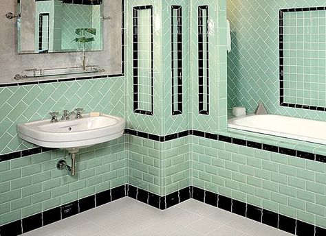 bathroom tile thirties style | 1930s bathroom tiles // Goodness, does this remind me of our old home ... 1940s Bathroom Ideas, Deco Tile Bathroom, 1930s Bathroom Tile, Bathrooms Vintage, Art Deco Bathroom Tile, Classic Bathroom Tile, 1930s Bathroom, Green Bathrooms, Vintage Bathroom Tile