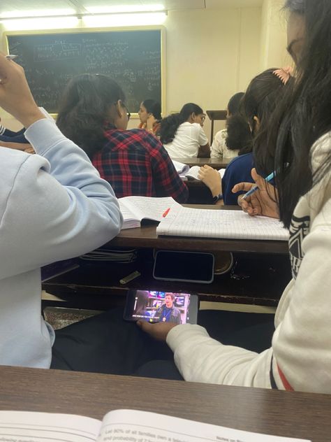 Tution Class Snapchat Story, Tution Class Snapchat, Fake College Class Snaps, Indian Classroom Snapchat Story, In Class Snapchat, Tuition Aesthetic, Fake Classroom Snaps, Aakash Institute Aesthetic, Classroom Snapchat Story