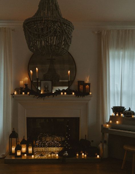 Wall Pantry Organization, Cozy Romantic Bedroom, Dark Living Room Ideas, Wall Pantry, Halloween Home Decor Ideas, Romantic Bedroom Design, Pumpkin Gender Reveal, Halloween Mantle Decor, Halloween Fireplace