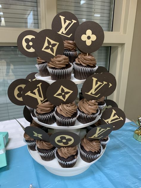 Louis Vuitton themed cupcakes Lv Birthday Party Ideas, Louis Vuitton Party Ideas, Lois Viton, Lv Themed Birthday Party, Louis Vuitton Theme Party, Louis Vuitton Birthday Party Ideas, Louis Vuitton Birthday Party Theme, Louis Vuitton Decorations Party, Louis Vuitton Birthday Party Decorations