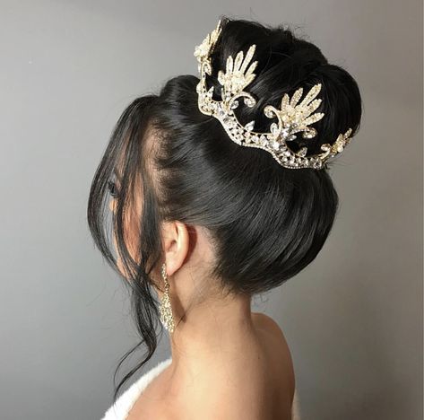 Updo With Crown, Black Wedding Hairstyles, Top Pic, Bridal Hairstyles, Wedding Hairstyle, Wedding Goals, Bridal Hair And Makeup, Wedding Shots, Indian Hairstyles