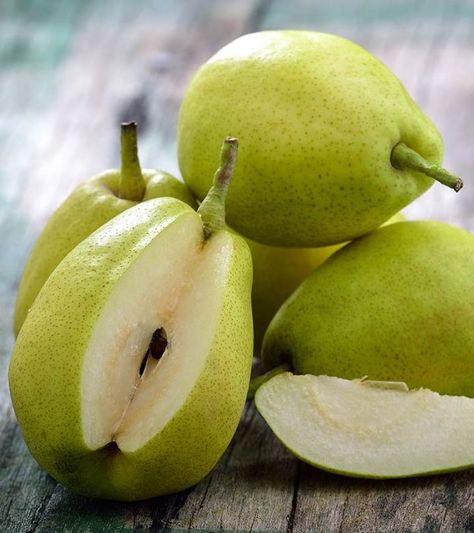 30 Amazing Benefits Of Pears For Skin, Hair, And Health Benefits Of Pears, Pear Muffins, Refreshing Juice, Low Fiber Diet, Pear Salad, Pear Fruit, Pear Recipes, Fiber Rich Foods, Improve Digestion