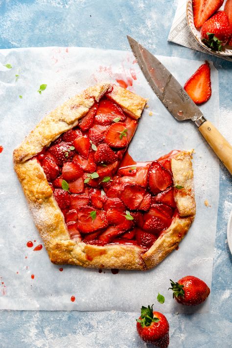 This classic strawberry galette is your perfect summer bake! It requires minimum effort and delivers great results every time! Perfect with any seasonal fruits! #galette #strawberries #summerdessert #crostata | via @annabanana.co Strawberry Galette, Strawberry Pavlova, Big Family Meals, Semolina Cake, Flat Cakes, Seasonal Fruits, Anna Banana, Summer Baking, Quick Desserts