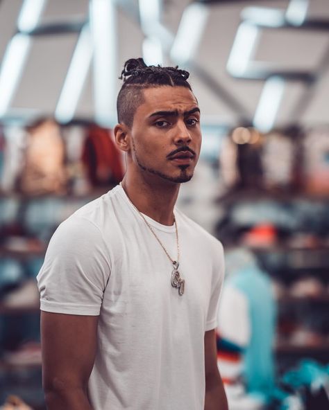 Quincy Combs, Quincy Brown, Sneakers Men Fashion, Cute Celebrities, Man Crush, Pretty Men, American Actors, A Team, Black Men