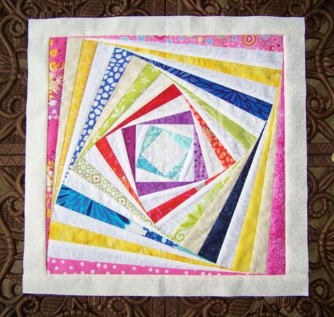 Twisted Log Cabin, Twist Tutorial, Log Cabin Patchwork, Log Cabin Quilt Pattern, Log Cabin Quilt Blocks, Paper Pieced Quilt Patterns, Cabin Quilt, Paper Pieced Quilt, Iris Folding