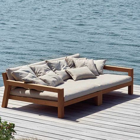 Ruang Tamu Outdoor, Sofa Daybed, Living Room Drapes, Wooden Sofa Designs, Outdoor Daybed, Balcony Furniture, Outdoor Couch, Outdoor Living Room, Wooden Sofa