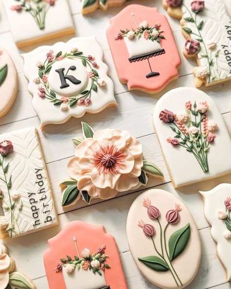 Wild Flower Decorated Cookies, Boho Floral Cookies Decorated, Wildflower Cookies Royal Icing, Floral Bridal Cookies, Wild Flower Bridal Shower Cookies, Royal Icing Florals, Floral Birthday Cookies Decorated, Wildflower Cookies Decorated, Floral Decorated Cookies