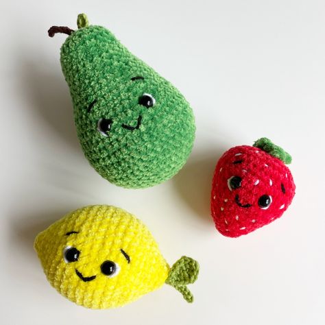 Pokemon Ditto, Lemon Pattern, Crochet Fruit, Lemon Patterns, Kawaii Plushies, Magic Ring, Save For Later, Crochet Hook, Xmas Ornaments