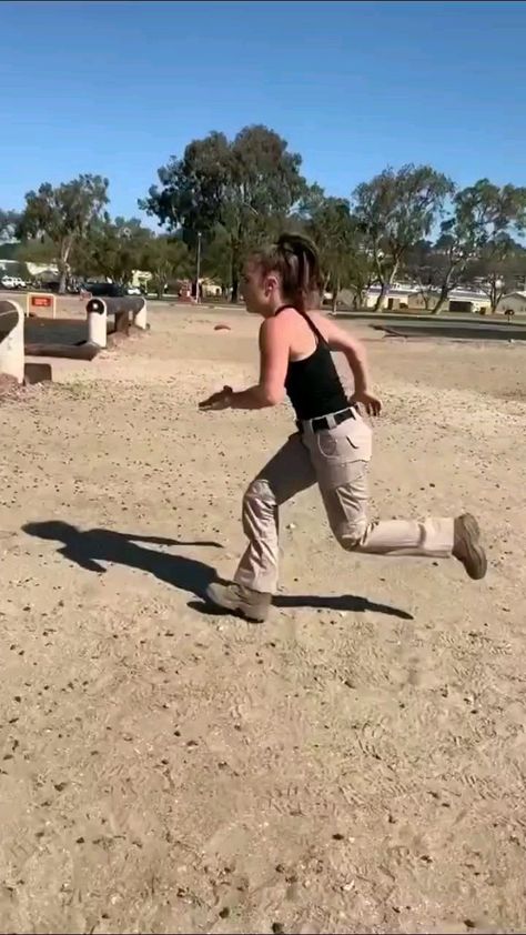 gymmtips on Instagram: Training to be Marine be like 💪🏻 cc: @demibagby Visit @gymmtips for more! 💪💖 Demi Bagby, Military Workout, Self Defence Training, Army Women, Military Training, Stronger Than You Think, Us Marine, Workout Humor, Shoulder Workout