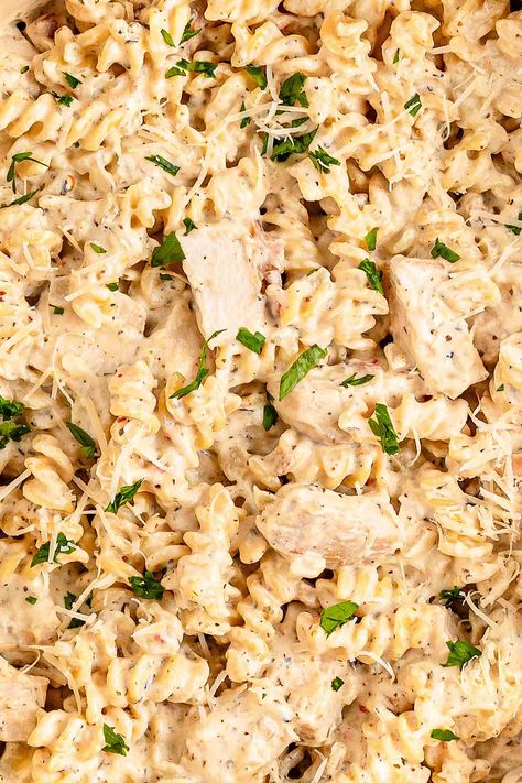 Creamy Garlic Parmesan Chicken Pasta Creamy Garlic Parmesan Chicken Pasta, Meaty Pasta, Parmesan Pasta Sauce, Garlic Parm Chicken, Creamy Garlic Parmesan Chicken, Garlic Parmesan Chicken Pasta, Parm Chicken, Parmesan Chicken Pasta, Kielbasa Pasta