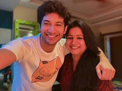 Rohit Saraf, Heartwarming Photos, Boys Dpz, With Mom, Actors, Quick Saves