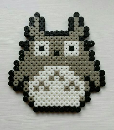 Totoro Melty Beads, Perler Bead Patterns Studio Ghibli, Pixel Studio Ghibli, Studio Ghibli Perler Bead Patterns, Ghibli Perler Beads, Pixel Art Ghibli, Studio Ghibli Perler Beads, Studio Ghibli Pixel Art, Hama Beads Aesthetic