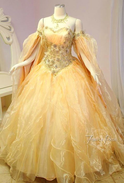 Gaun Ruffle, Ball Gowns Fantasy, Firefly Path, Gaun Abad Pertengahan, Istoria Modei, Fantasy Dresses, Fantasy Gowns, Medieval Dress, Fairytale Dress