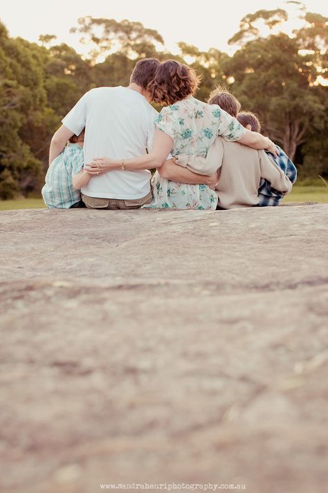 Family Portrait Poses, Family Photo Pose, Family Inspiration, Hunter Valley, Photographs Ideas, Family Posing, Family Lifestyle, Cute Family, Central Coast