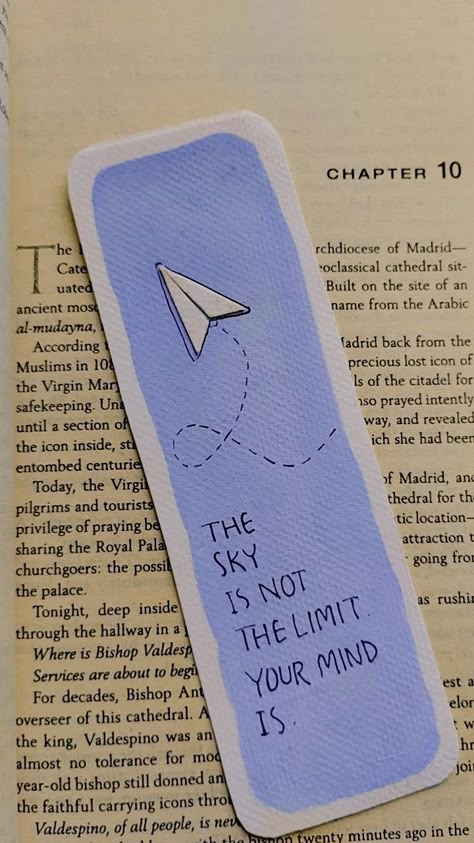 Bookmark Aesthetic Bookmarks With Quotes, Diy Bookmarks With Quotes, Cute Simple Bookmarks, Book Mark Drawings, Christian Book Mark Ideas, Book Mark Harry Potter, Easy Bookmark Ideas For Kids, Easy Bookmark Ideas Simple, Simple Book Marks