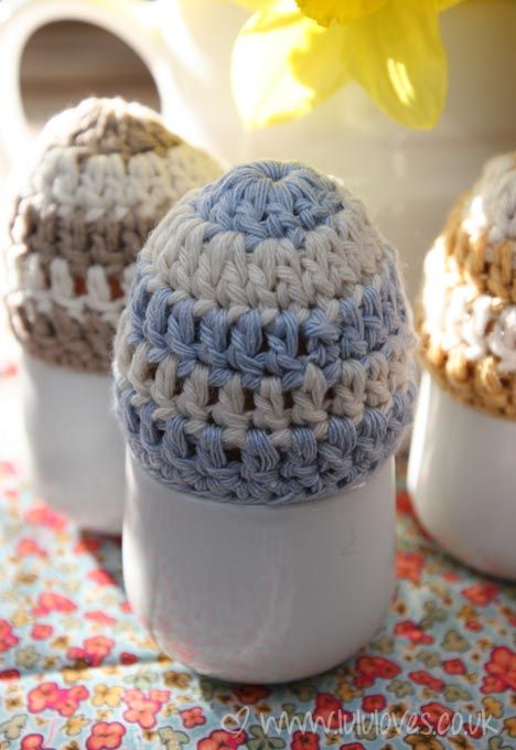 eggcosy3 Crochet Egg Cozy, Egg Cosy, Crochet Egg, Crochet Easter Basket, Crochet Tea Cozy, Crochet Embellishments, Crochet Cozy, Diy Yarn, Easter Crochet Patterns