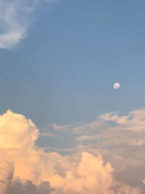 Clouds And Moon Aesthetic, Estelle Aesthetic, Luna Moon Aesthetic, Clouds Moon Aesthetic, Sun And Moon Aesthetic, Sky Zone, Magical Sky, Filmmaking Cinematography, Aesthetic View