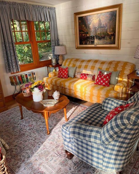 Nana’s Farmhouse Love Old Living Room, Cozy Cottage Living Room, Plaid And Floral, Have The Best Day, Floral Chair, Casa Vintage, Summer Sunshine, Deco Boheme, House Room