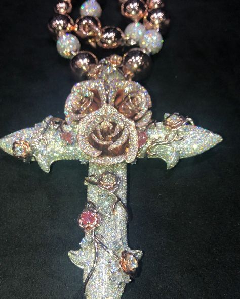 @liluzivert Buried The Other Cross, This Is A Whole New One ✝️🌹 #ShouldaWentToElliot Ice Jewelry, Replica Jewelry, Expensive Jewelry Luxury, Custom Cross, Lil Uzi, Dope Jewelry, Expensive Jewelry, Handmade Beaded Jewelry, Diamond Chain