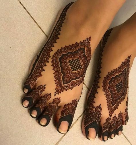 Bridal Mehndi Designs Foot, Foot Mehandi Designs Simple, Foot Design Mehndi, Foot Mendhi Designs, Mehndi For Foot, Foot Mehndi Designs Unique, Foot Mehandi Designs, Foot Mehndi Designs Simple, Foot Mehendi Design