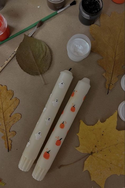 Candle Painting Ideas Halloween, Halloween Candle Painting Ideas, Candle Painting Inspiration, Autumn Crafts Aesthetic, Fall Candle Painting Ideas, Candle Painting Ideas Fall, Autumn Candles Diy, Painted Candle Ideas, Candle Painting Halloween