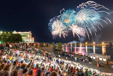 Here's everything you need to know. Chicago 4th Of July, Independence Day Fireworks, Chicago Things To Do, July Events, Buckingham Fountain, Chicago Summer, Booze Cruise, 4th Of July Parade, Best Rooftop Bars