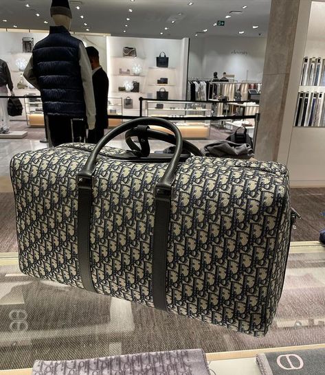 Dior Duffle Bag, Dior Travel Bag, Dior Luggage, Suitcase Luxury, Luxury Travel Bag, Mens Luxury Lifestyle, Suitcase Bag, Long Hair Color, Branded Scarves