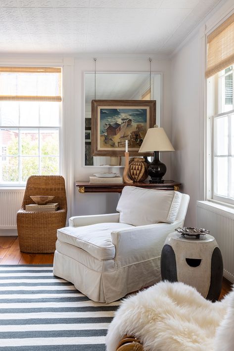 Designer Stephen Earle Rescues a Coastal Maine House – Frederic Magazine Maine Home Interior, Ralph Lauren Coastal, Frederic Magazine, Coastal Maine, Room Screen, Slip Covers Couch, Decor Details, Coastal Interiors, Beach Cottage