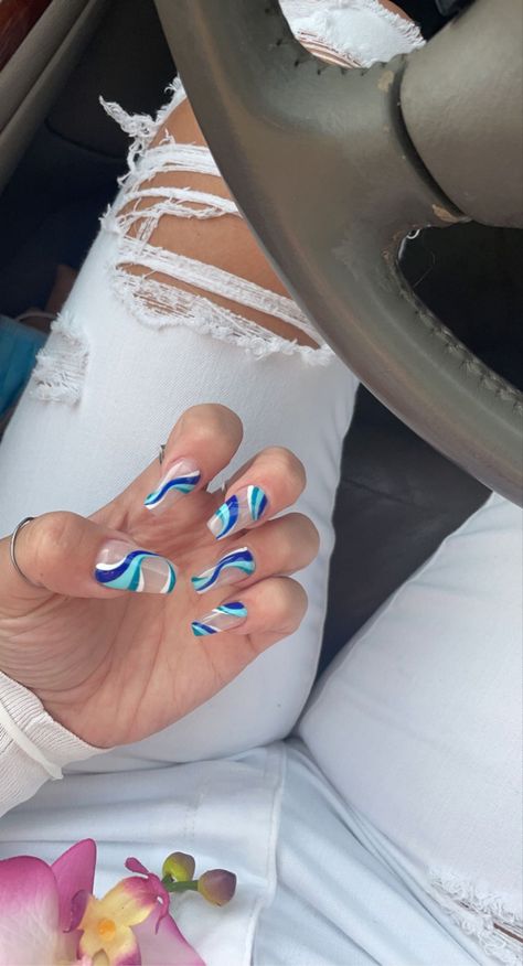 Acrylic Nails Swirls, Nails Swirl Design, Color Swirl Nails, Swirl Acrylic Nails, Swirly Blue Nails, Blue Nail Swirl Designs, Blue Swirls Nails, Blue Swirl Nails, Acrylic Nails Blue Swirls