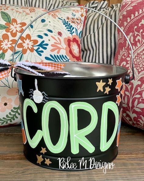 Trick or Treat Bucket Halloween Bucket Customized Bucket - Etsy Painted Halloween Buckets, Painted Buckets Ideas, Painted Galvanized Buckets, Christmas Buckets, Home Depot Halloween, Painted Buckets, Trick Or Treat Bucket, Galvanized Metal Bucket, Dinosaur Birthday Theme