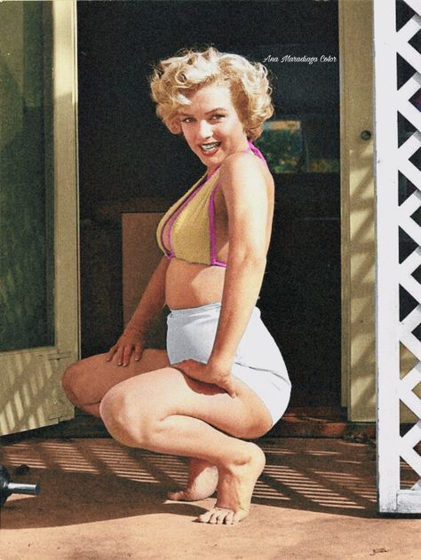 1950s Body Type, Marilyn Monroe Lifting Weights, Marilyn Monroe Fat, Marilyn Monroe Body, Older Actresses, Marilyn Monroe Photography, Marilyn Monroe Portrait, Vintage Hollywood Glamour, Old Hollywood Stars