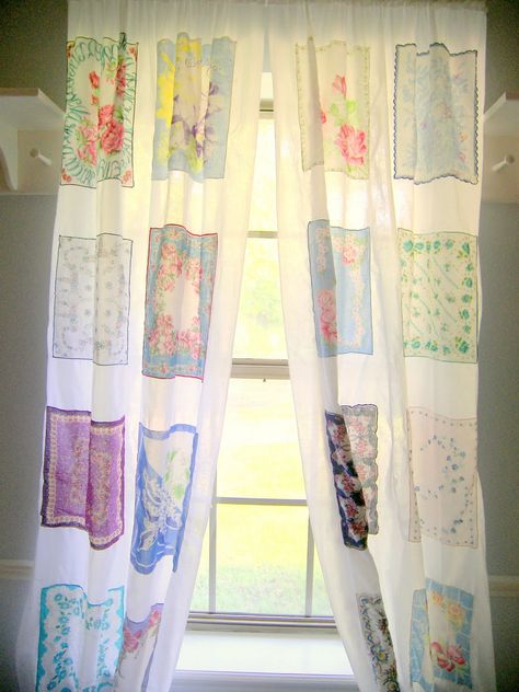 Gorgeous curtains made from vintage hankies.  This one is particularly pretty. Cortinas Country, Classic Room, Handkerchief Crafts, Quilted Curtains, Patchwork Curtains, Hang Pictures, Old Sheets, No Sew Curtains, Sew Easy