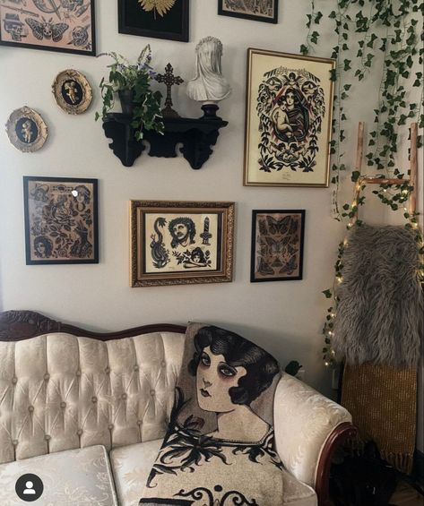 Goth Cottagecore Home Decor, Minimal Whimsigoth Decor, Gothic Cottage Bedroom, Spooky Maximalism, Whimsigothic Room, Dark Vintage Bedroom, Romantic Gothic Home Decor, Rooms Decoration, Girl In Red