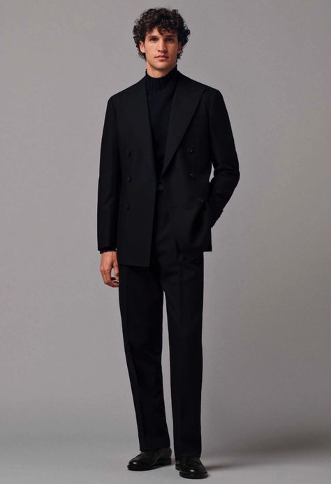 All Black Suit Black Man, Black Fitted Suits For Men, All Black Suits Men, Classic Suits Men, Smart Casual Suit Men, Mens Casual Suit Outfits, Succession Hbo Outfits, Formal Outfit Men Wedding, Suit For Wedding Mens