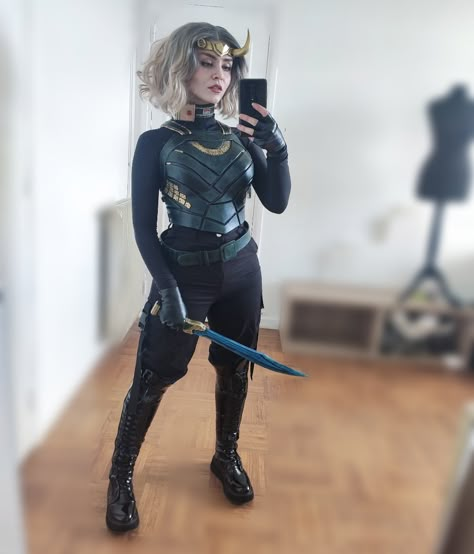 Casual Cosplay Ideas, Womens Cosplay Ideas, Marvel Female Costumes, Cosplay Easy Ideas, Comicon Costume Women, Female Loki Cosplay, Lady Loki Costume, Sylvie Cosplay, Cosplay Villain