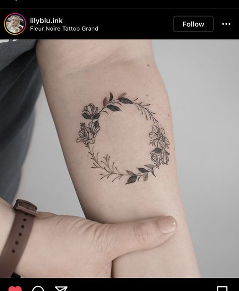 Birth Flower Wreath Tattoo, Circle Flower Tattoo, Flower Wreath Tattoo, Wreath Tattoo, Circle Tattoo, Lavender Flowers, Birth Flowers, Flower Wreath, Simple Tattoos